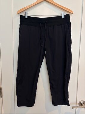 Lululemon Black Drawstring Cropped Jogger Pants